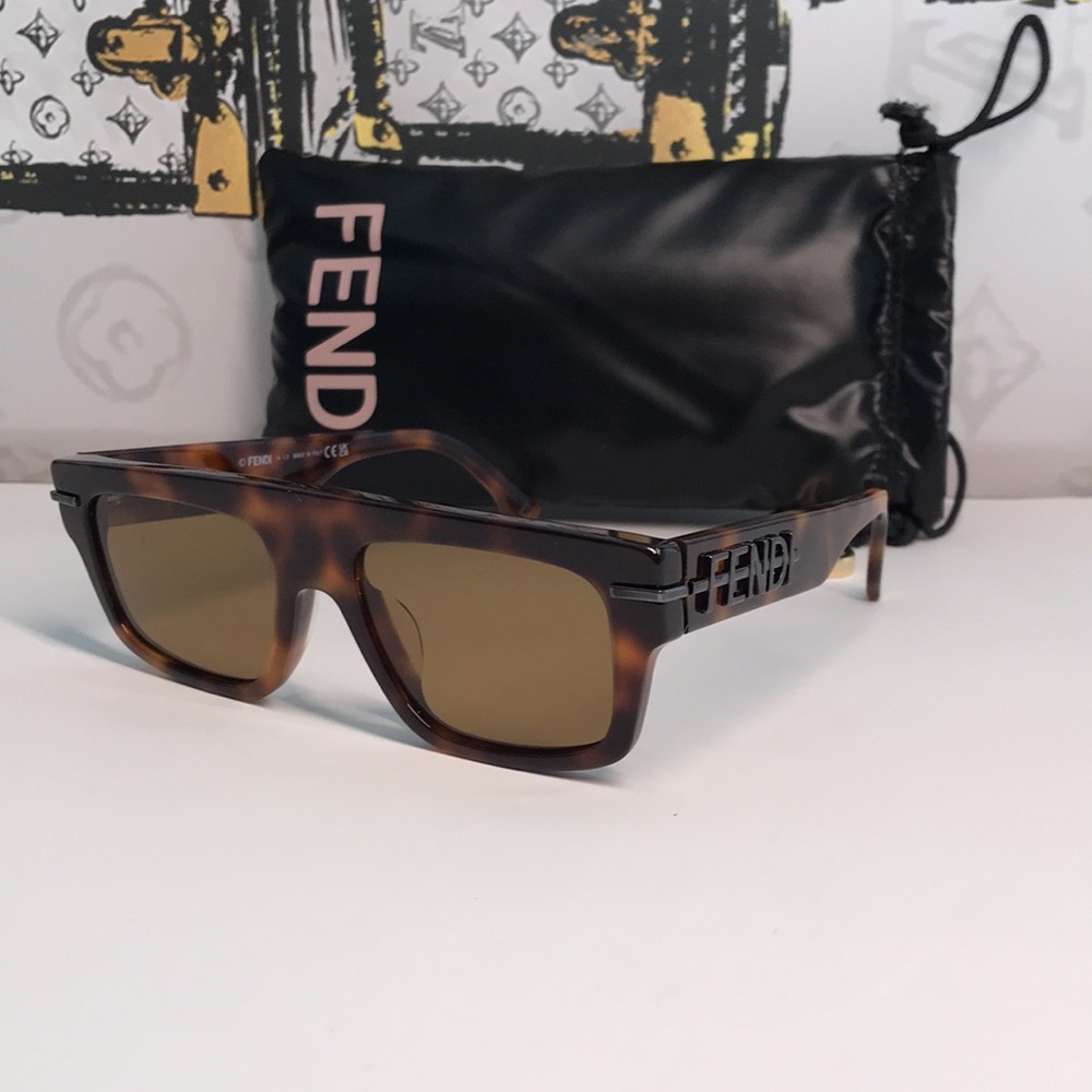 NEW AUTHENTIC Fendi Tortoise Sunglasses FE40091U 53E - Picture 3 of 13